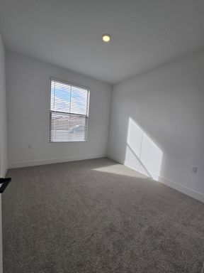 1455 N Frontier St, Hanford, CA 93230