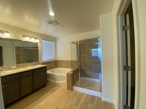 1975 W Escher Dr, Hanford, CA 93230