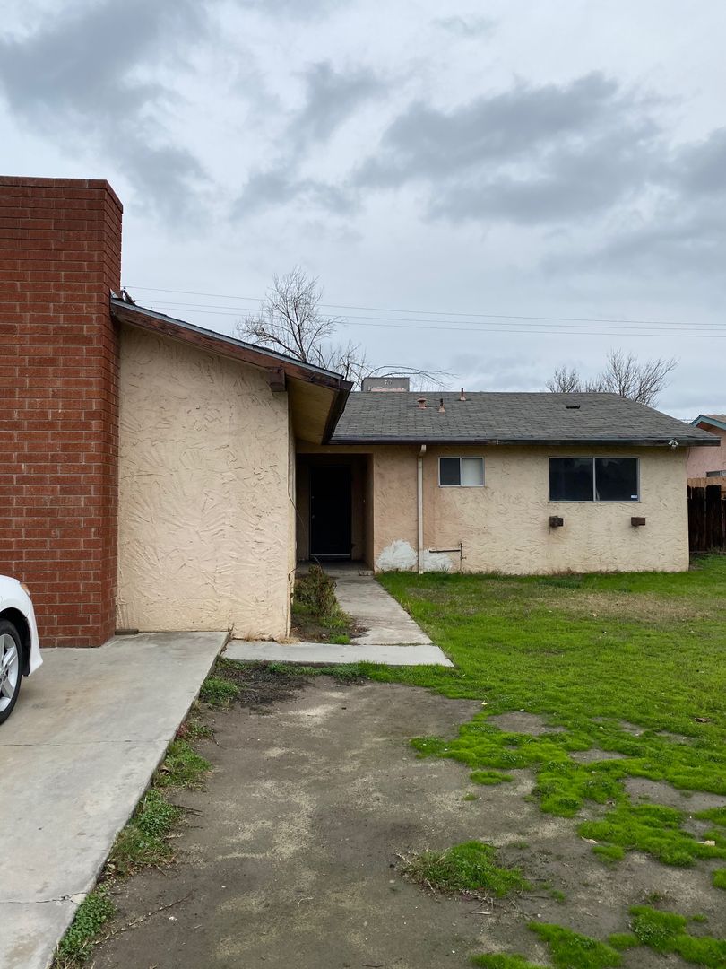 Hanford House: 1225 Elberta Dr.