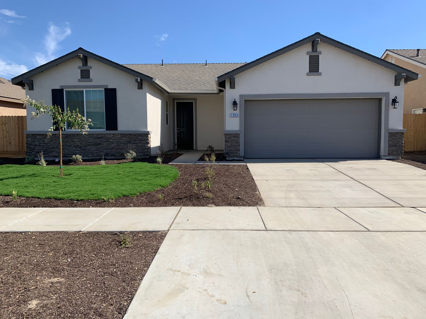 Hanford House: 1353 W Kenny Thompson Ct