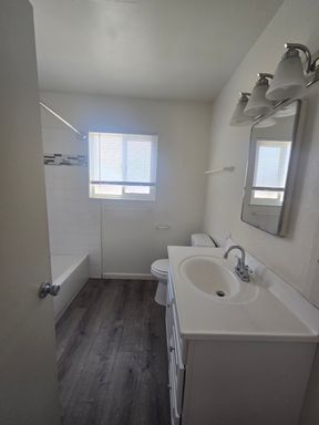 1200 W Water St, Hanford, CA 93230