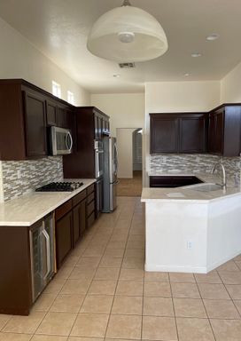 1235 Paradise Loop, Lemoore, CA 93245