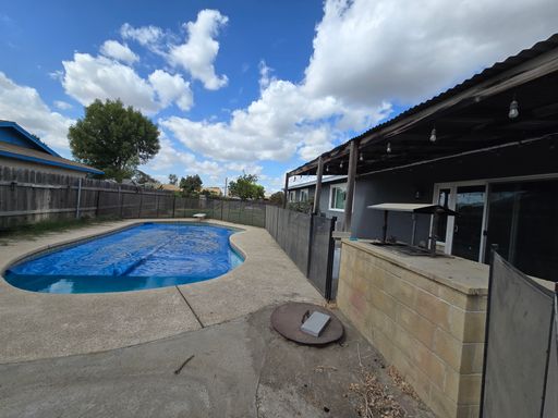 395 W Spruce Ave, Lemoore, CA 93245