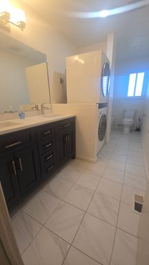 897 Greenfield Ave, Hanford, CA 93230