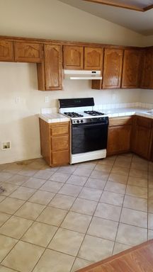 1341 Spring Ct, Hanford, CA 93230