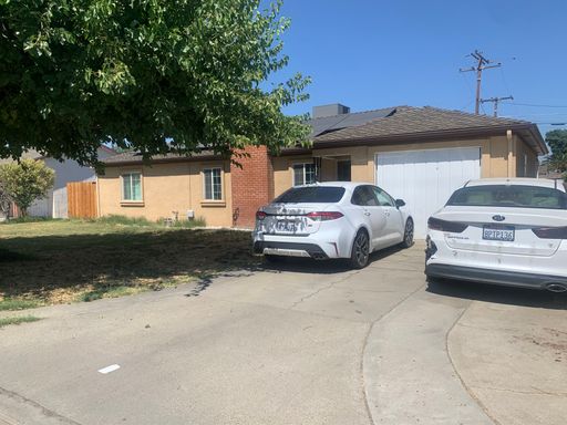 2011  N 11th Ave, Hanford, CA 93230