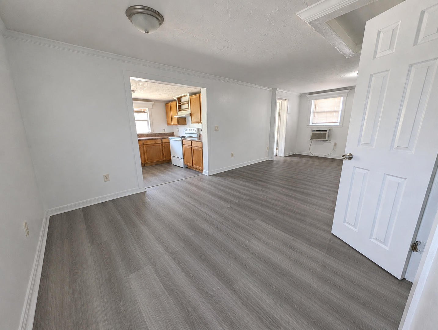 Silver Springs House: 18550 Southeast 24th Place