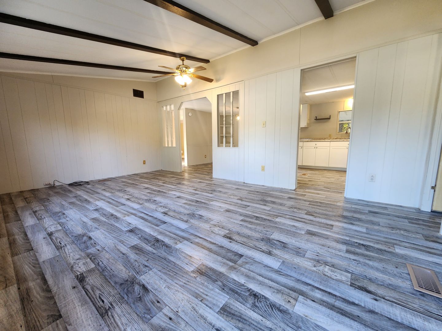 Silver Springs House: 610 SE 128th Ave