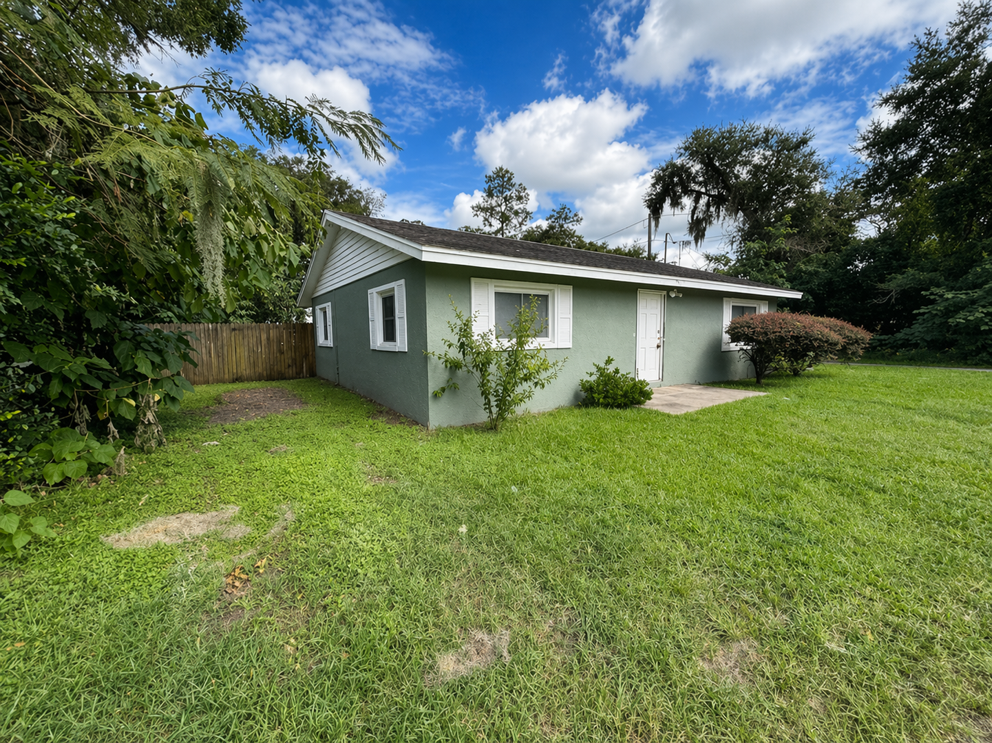 Ocala House: 2011 NW 40th St