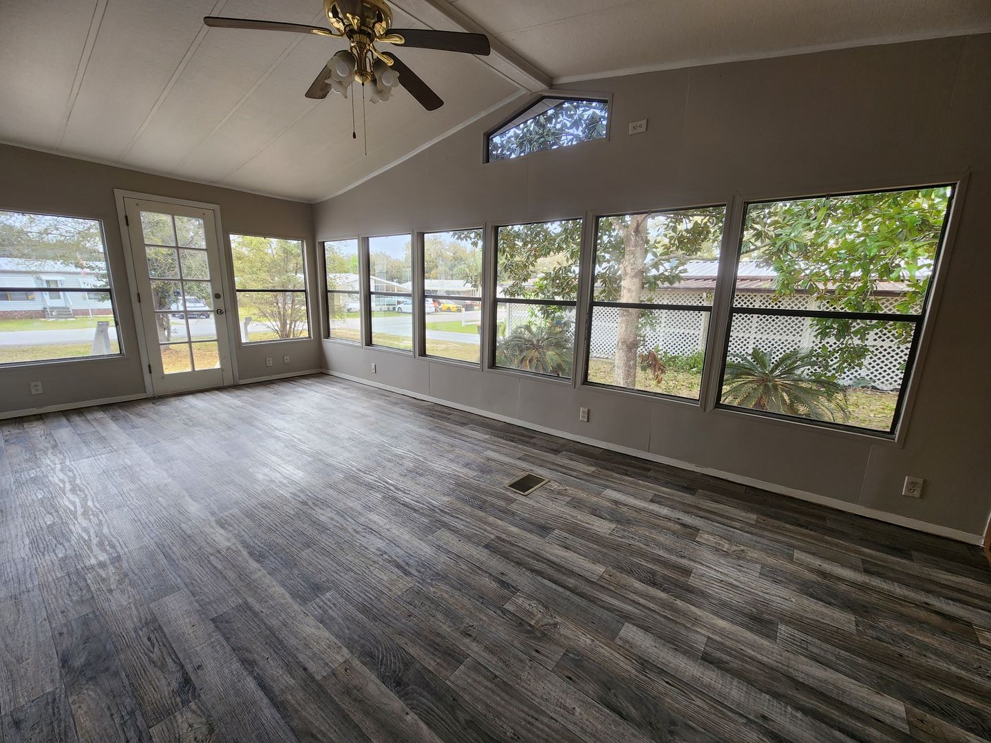 Belleview House: 6542 SE 111th Pl