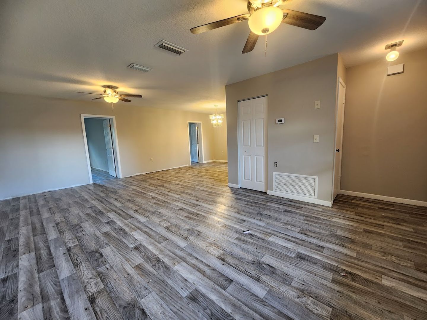 Ocala House: 4281 SW 145th Place Rd