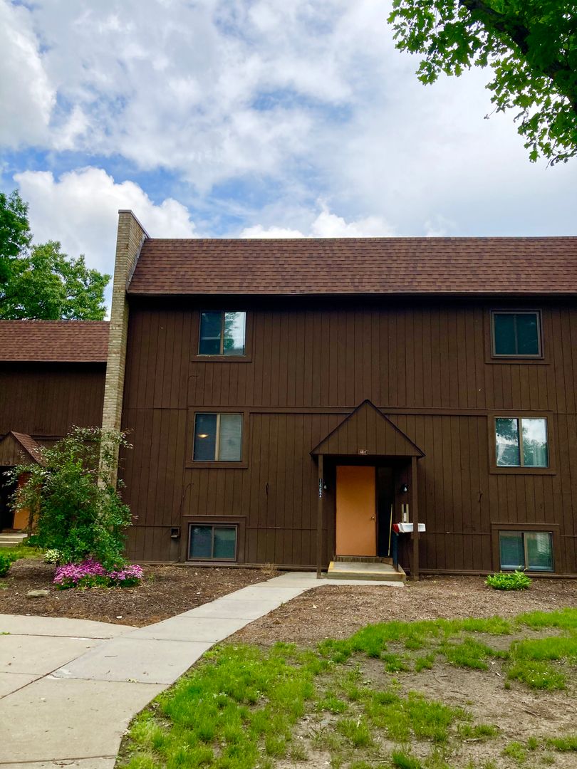 Niles Apartment: 1461-69 Hillcrest Avenue