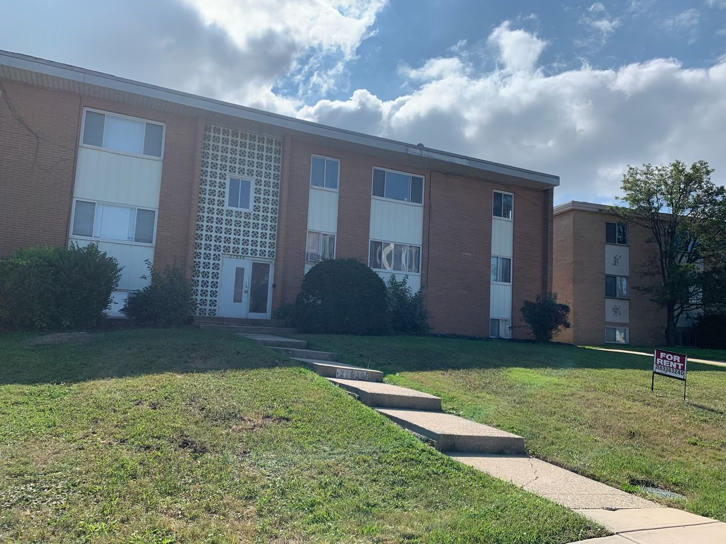 Euclid Apartment: 27800 Euclid Avenue