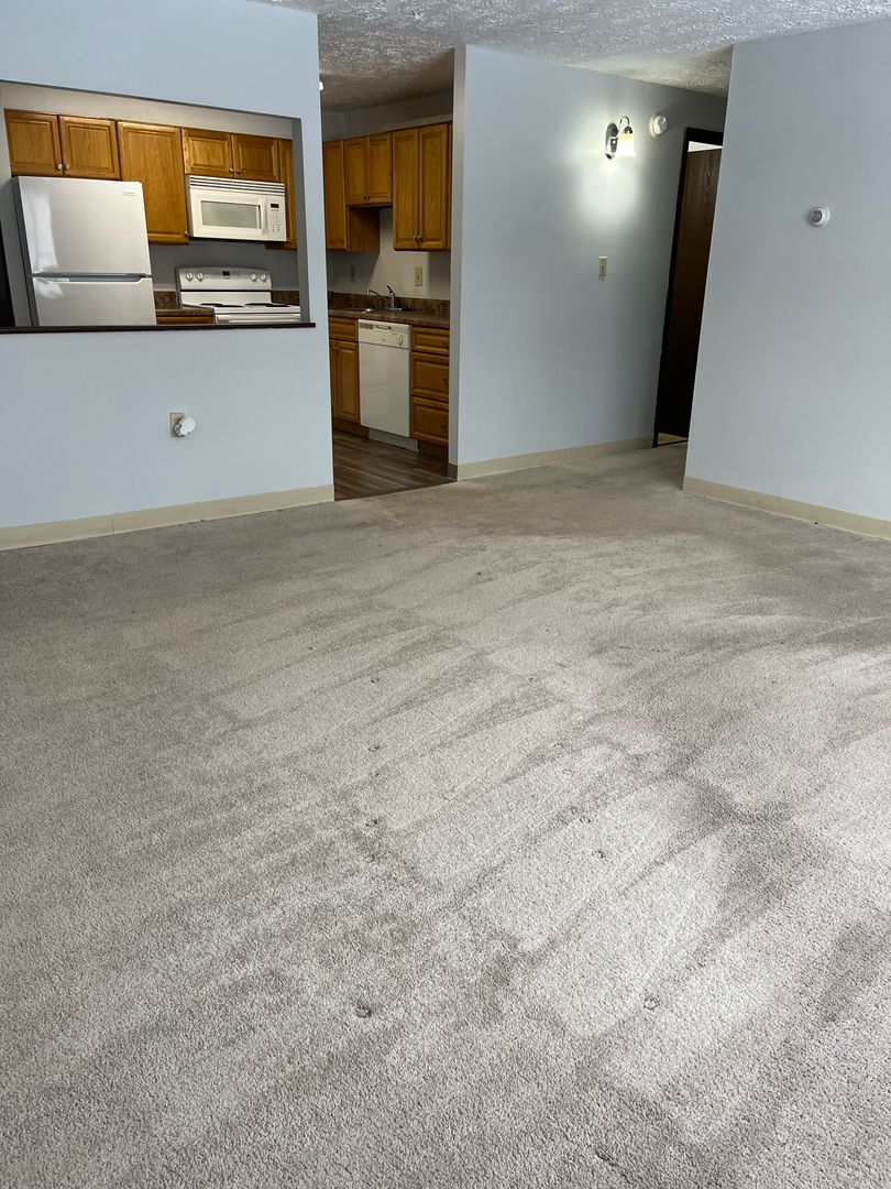 Sharon Apartment: 275- 335 Sterling Ave