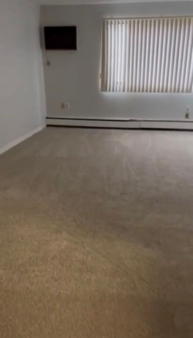 Sharon Apartment: 275- 335 Sterling Ave