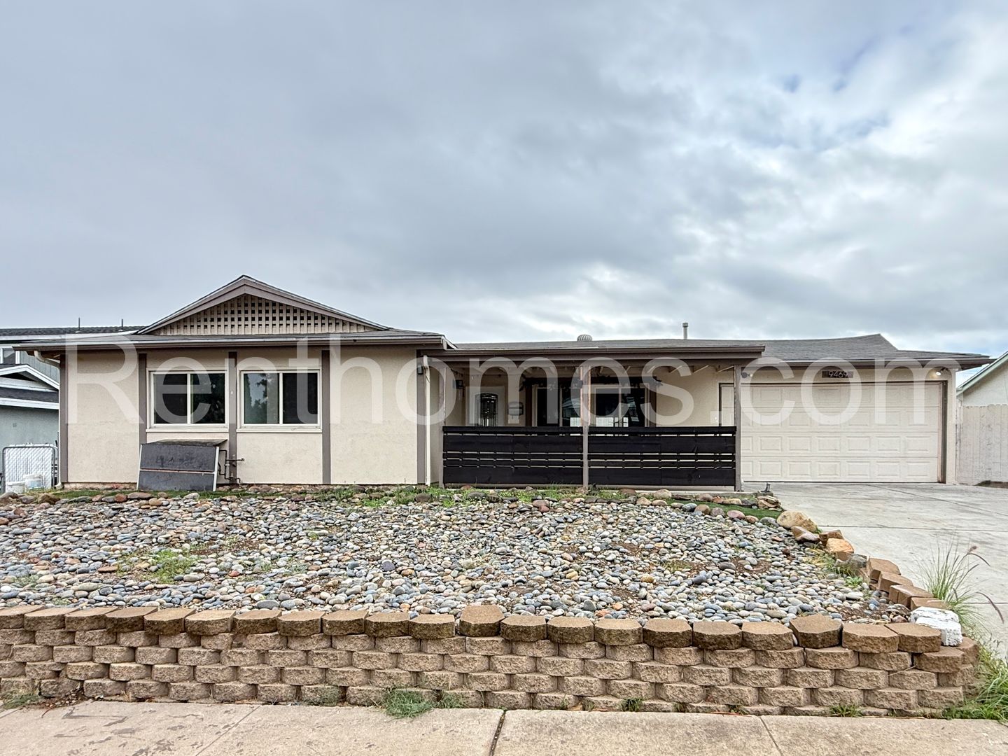Santee House: 9469 Mast Blvd.