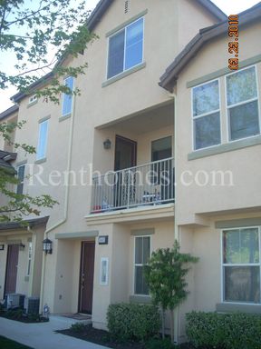 Eastlake, 1603 White Hickory- AC, 2 Car Garage! – photo 1