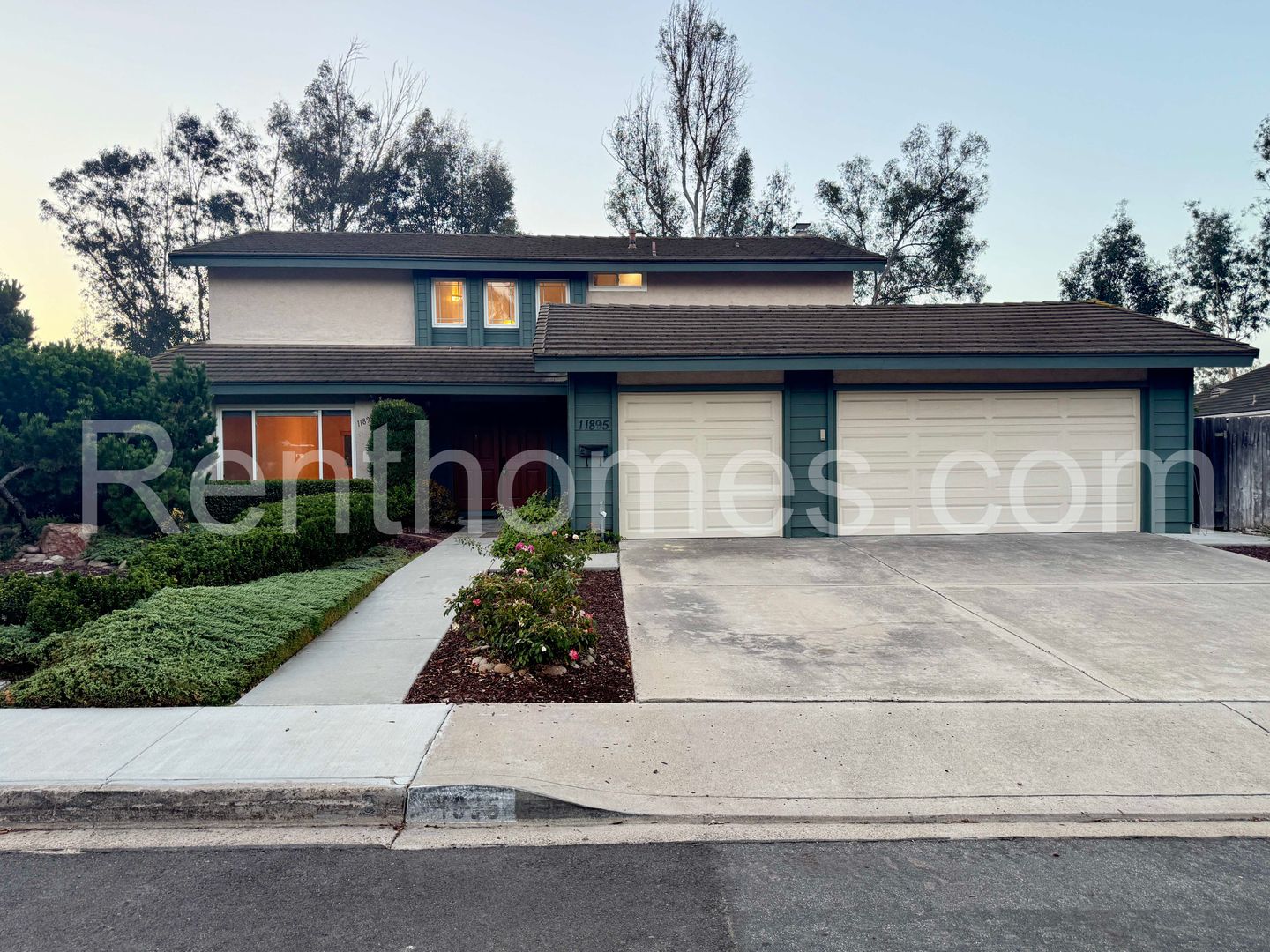 San Diego House: 11895 Handrich Drive