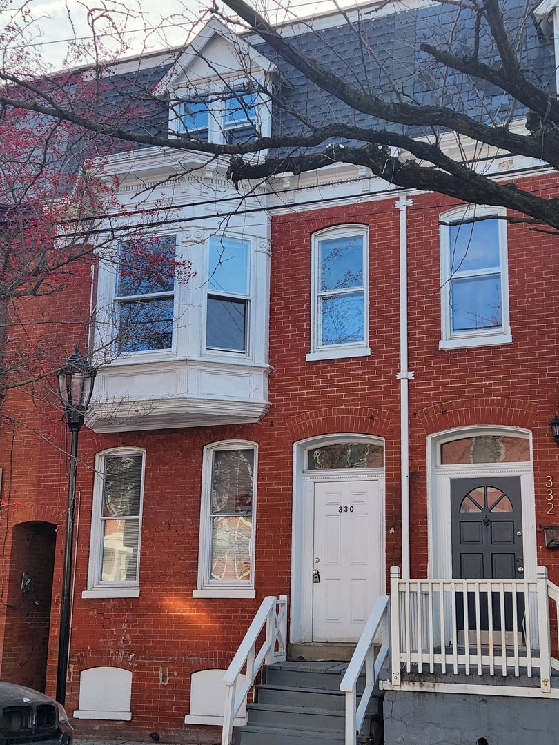 YORK Apartment: 330 W. PHILADELPHIA STREET