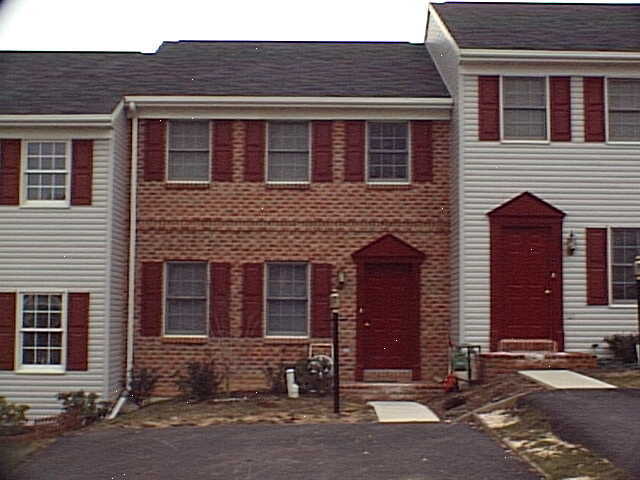 200 Robin Hill Circle, York, PA 17404