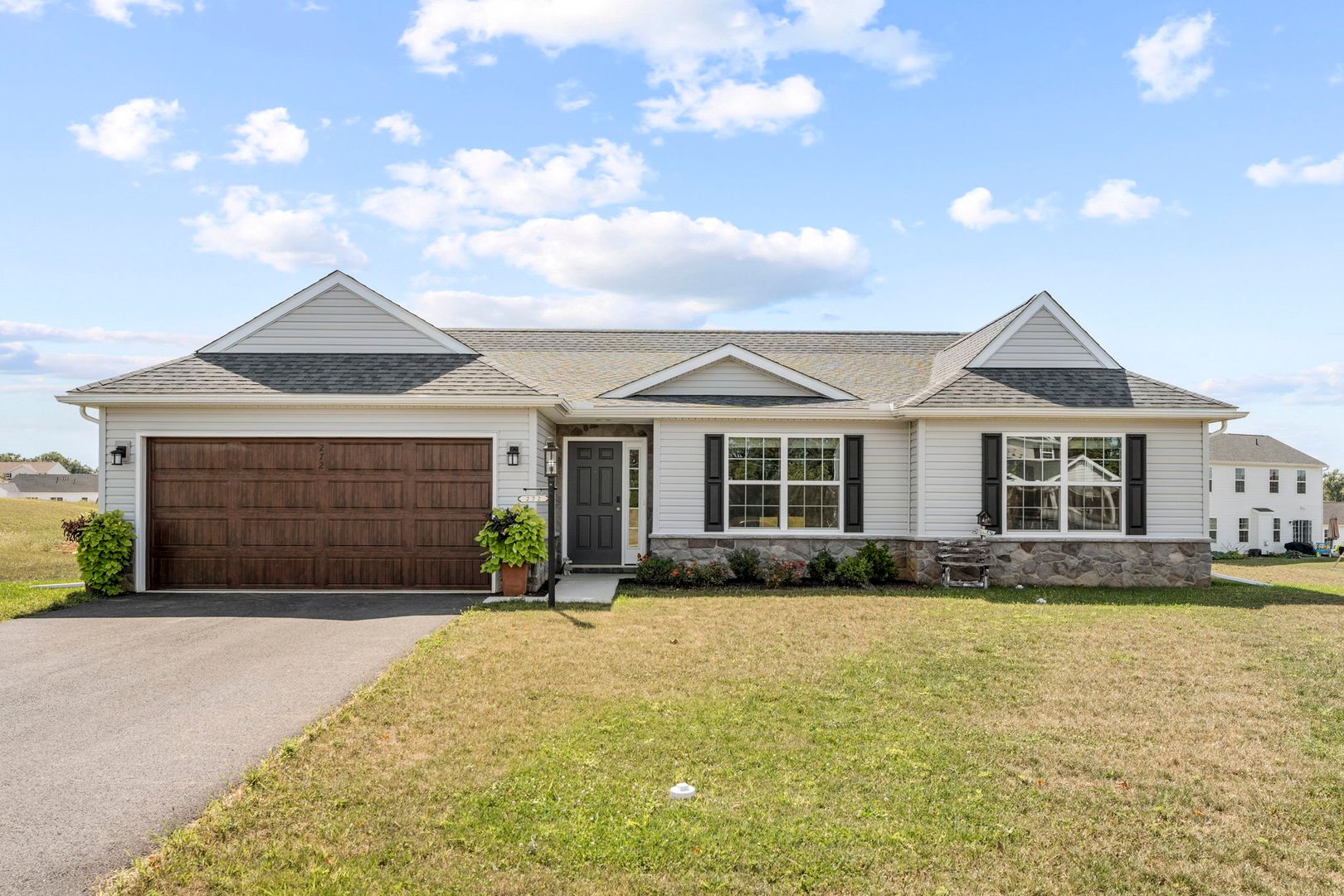 LEBANON House: 272 GARDENIA LANE