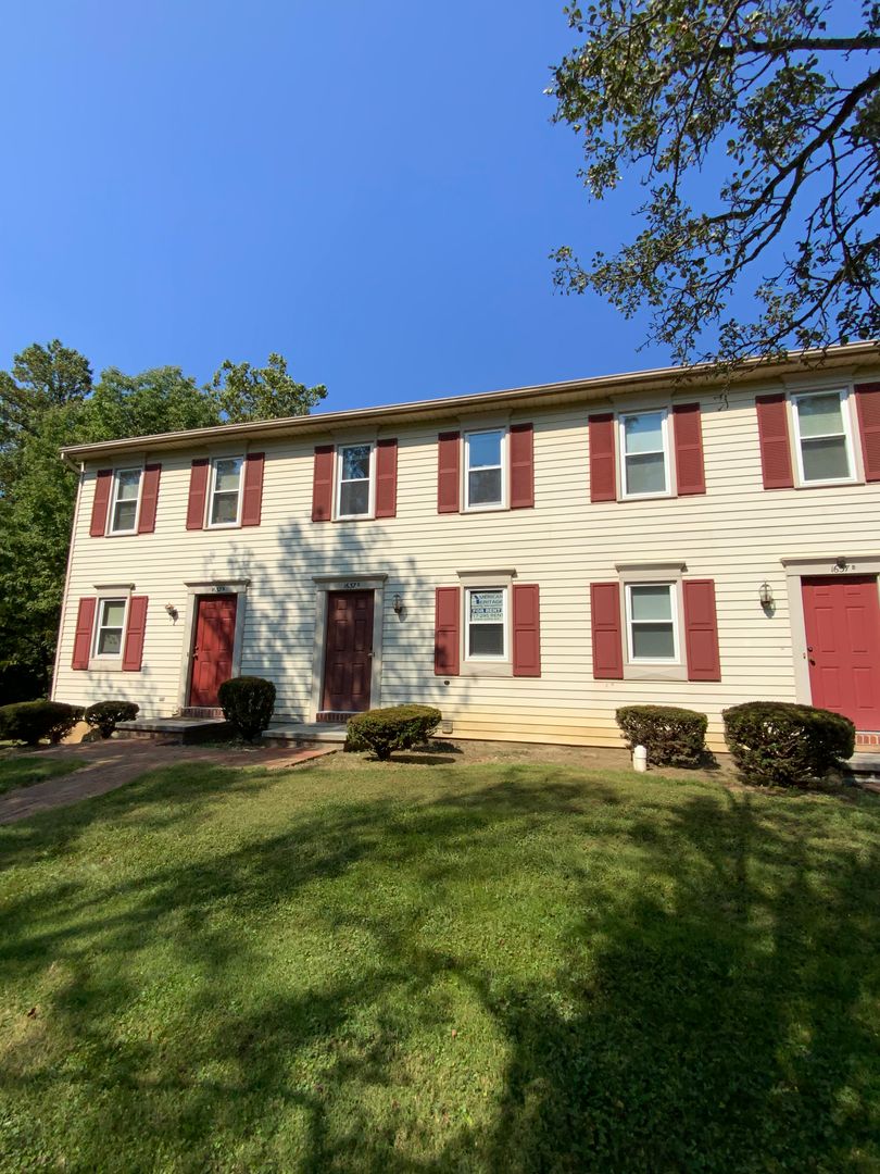 LANCASTER Apartment: 1637 CHADWICK CIRCLE