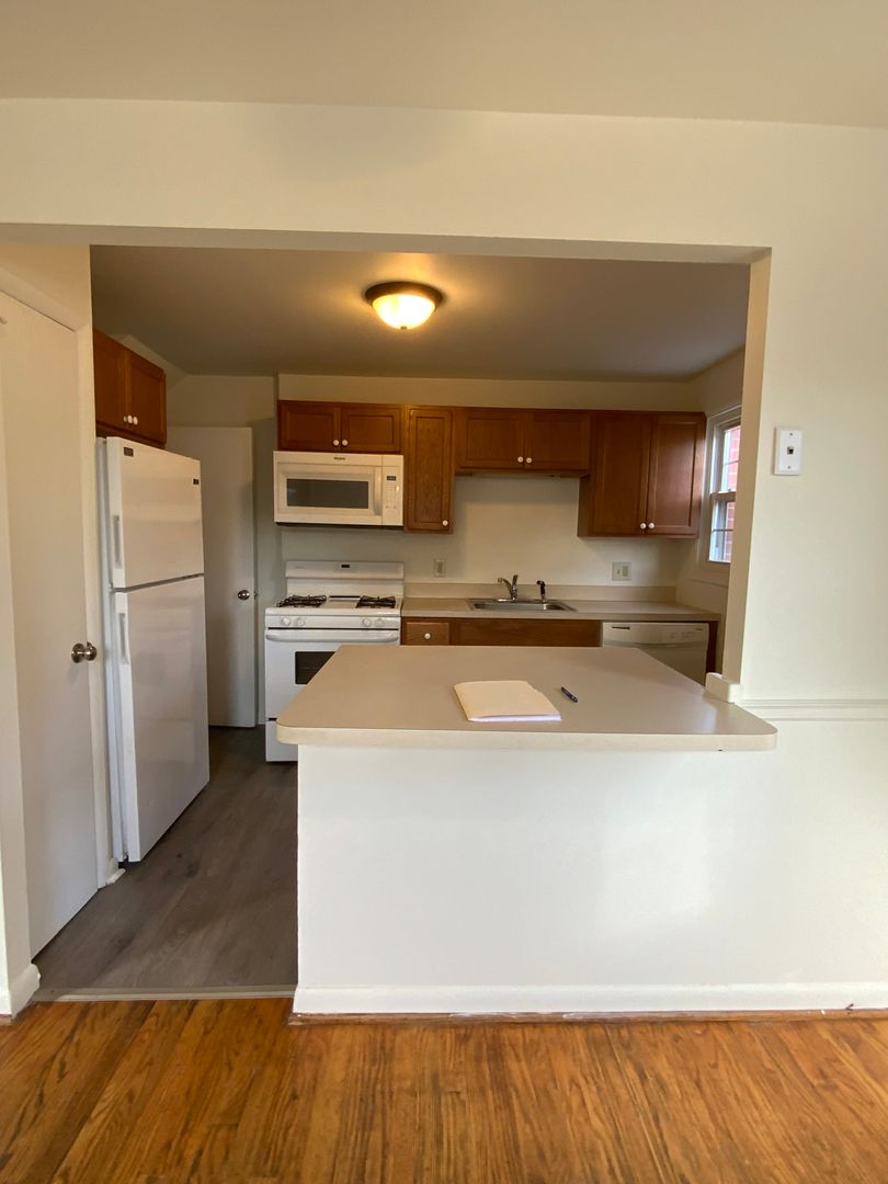 1947 URSINUS AVENUE, LANCASTER, PA 17603