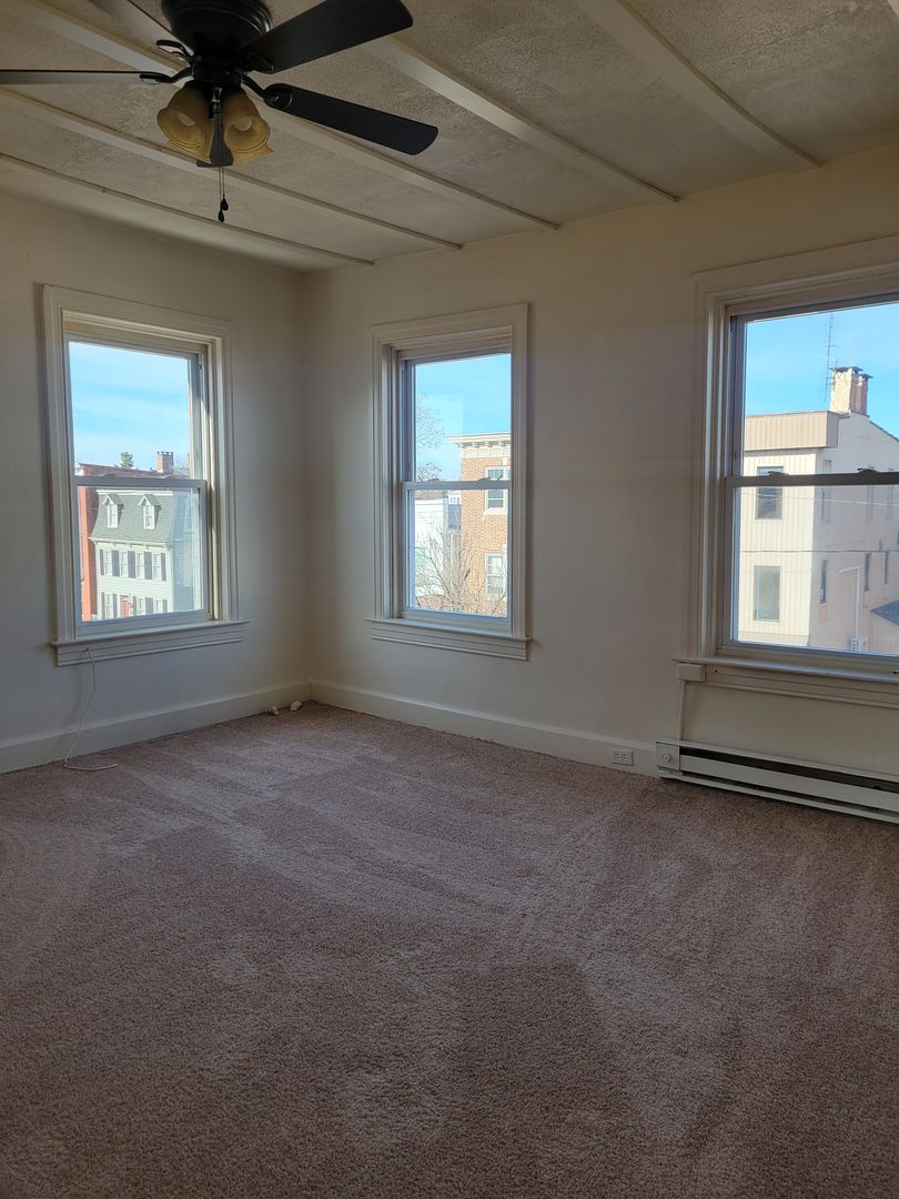 540 W. MARKET STREET, APT. 3, YORK, PA 17401