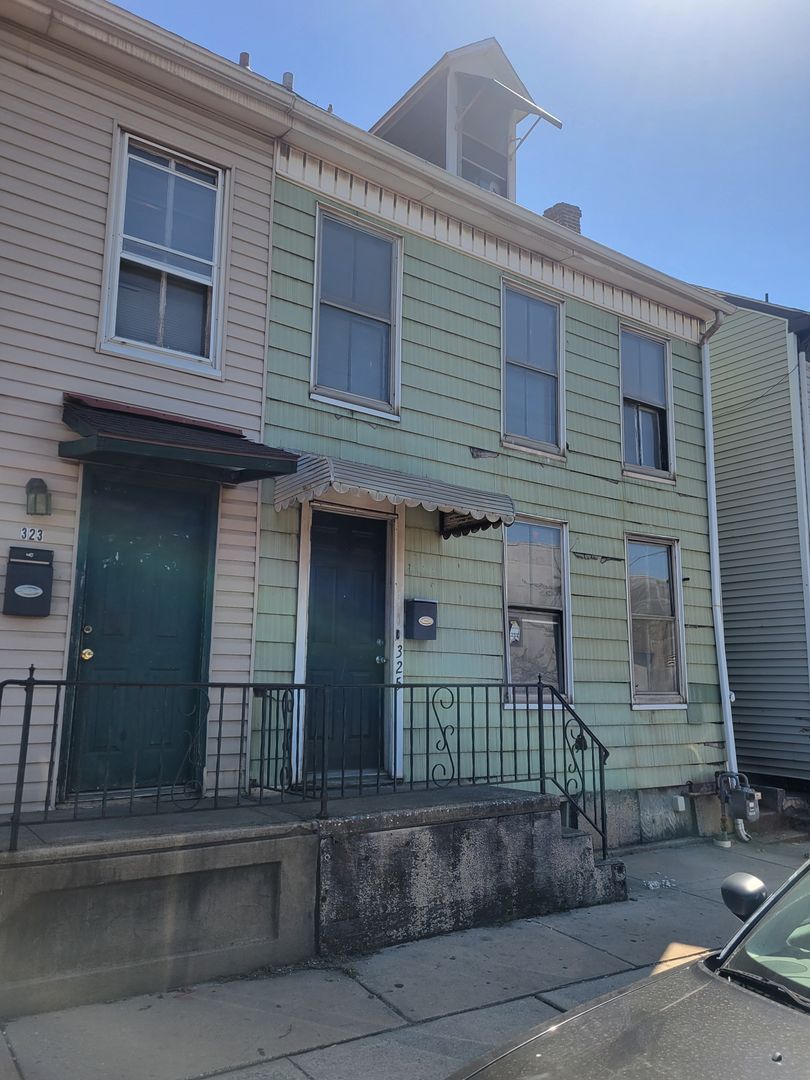 YORK House: 325 GIRARD AVENUE
