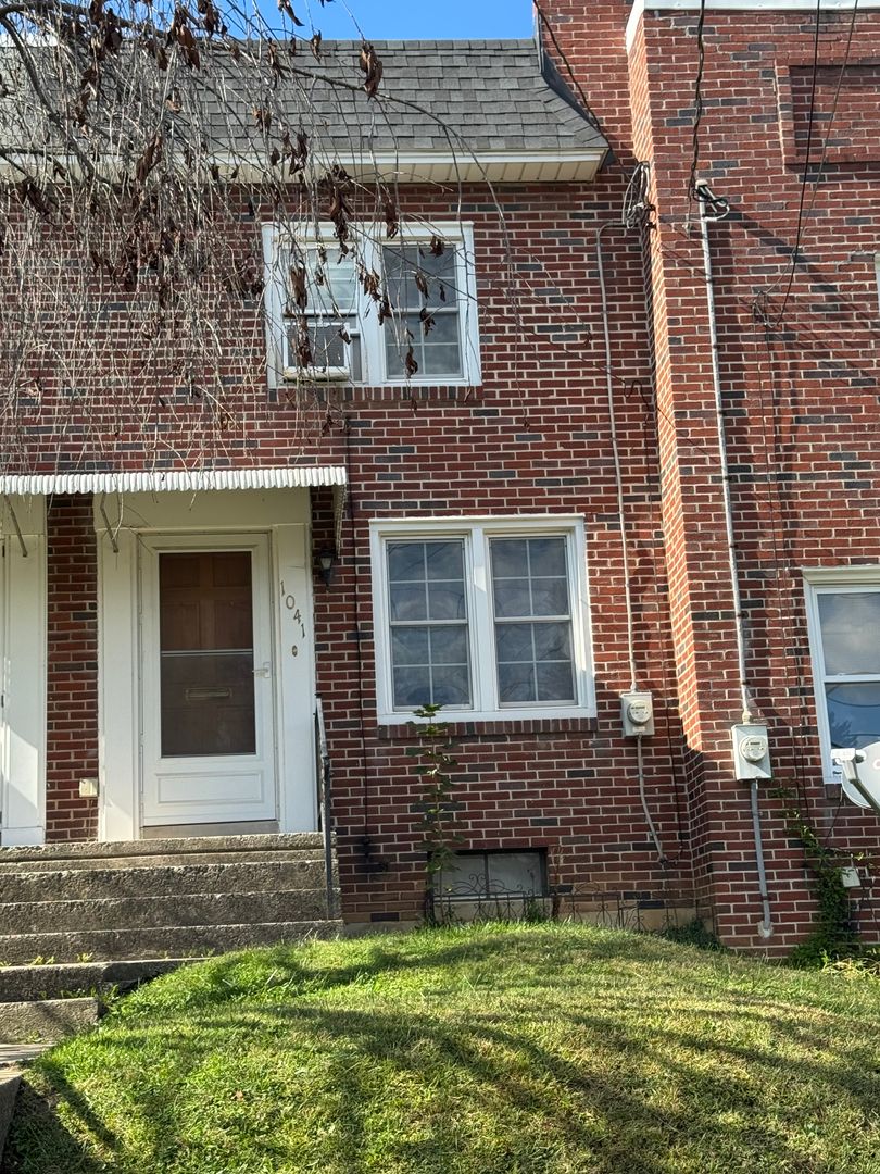 LANCASTER House: 1041 SAINT JOSEPH STREET