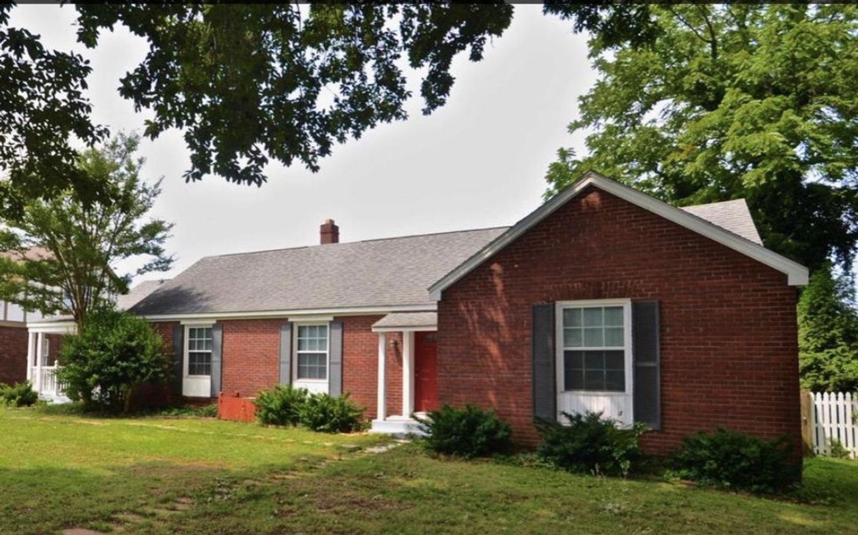 Nashville House: 207 Cherokee Road #B
