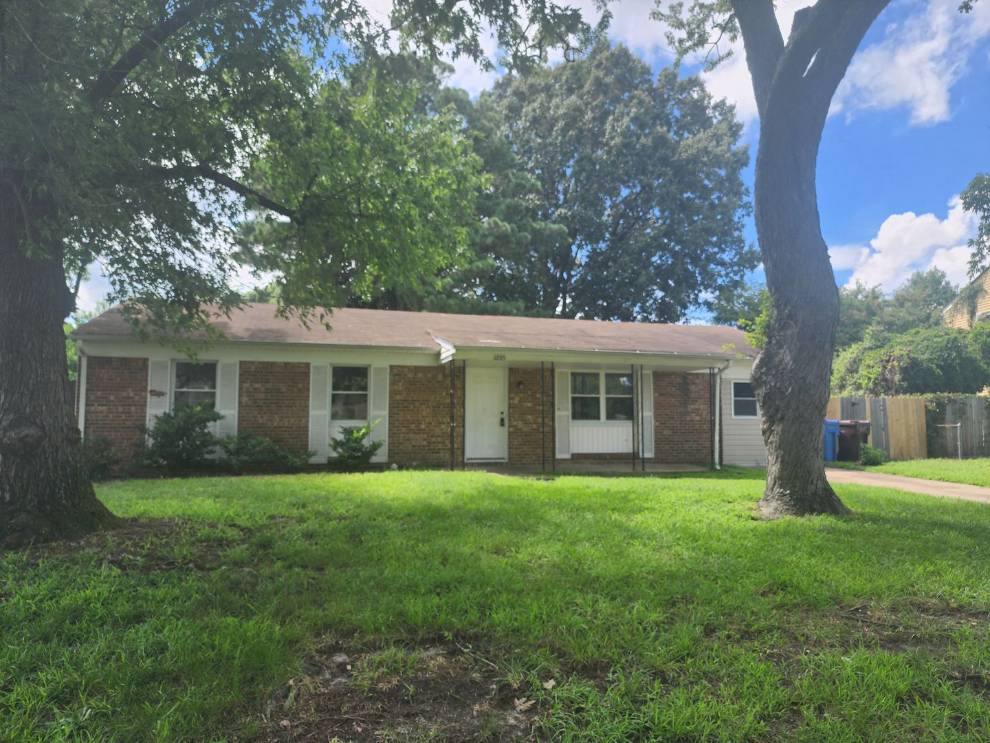 Chesapeake House: 1285 Sir Kay Drive