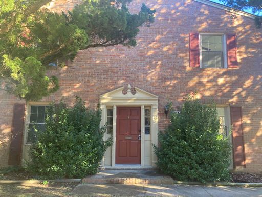 Beautiful renovated property – photo 1