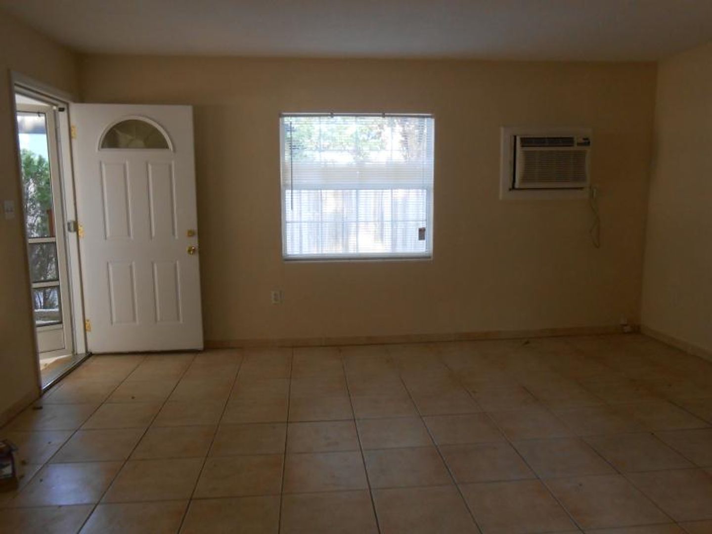 Orlando House: 107 E King St
