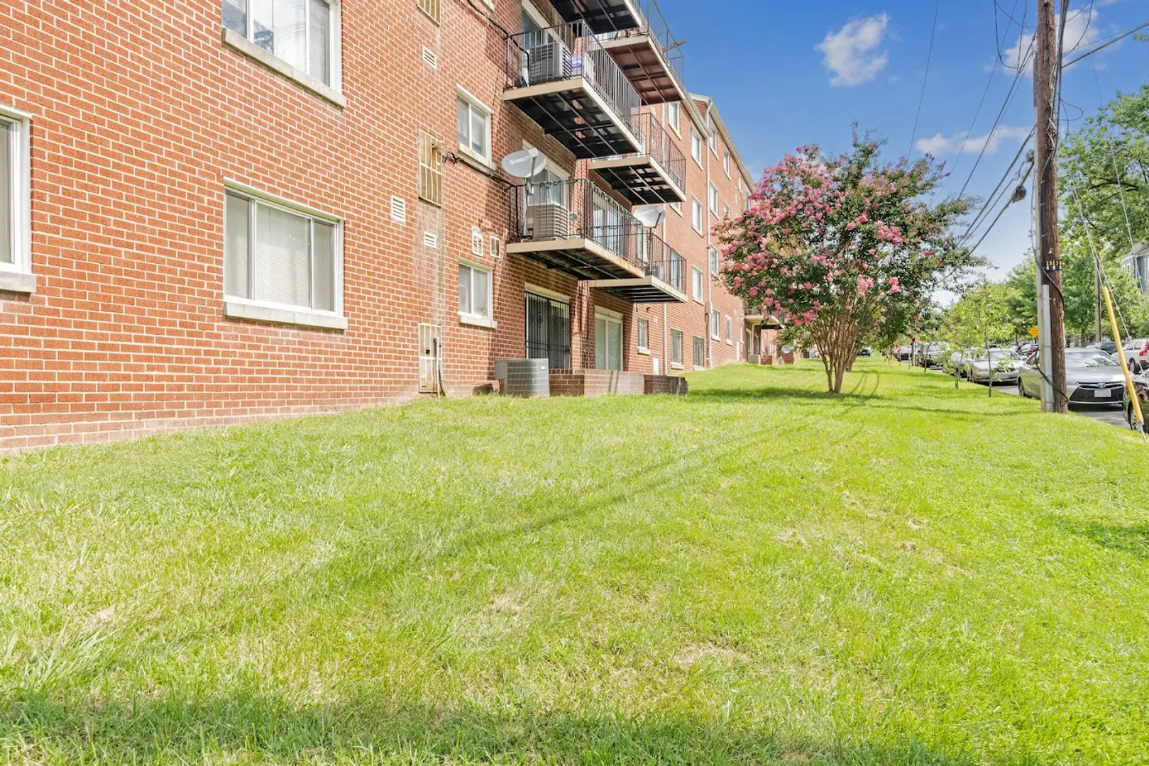 Washington Apartment: 4744 Benning Road SE