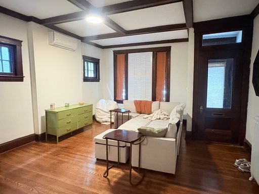 2027/2028 Off Campus Charles Village 2bd/2ba Apt w/ W/D, AC and more! – photo 1