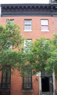 Mt Vernon One-Car Garage 700 block St Paul--Available now!