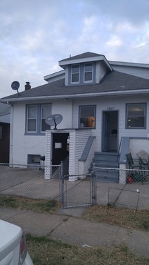 Detached Garage on 1900 block of Snyder Ave! Available now