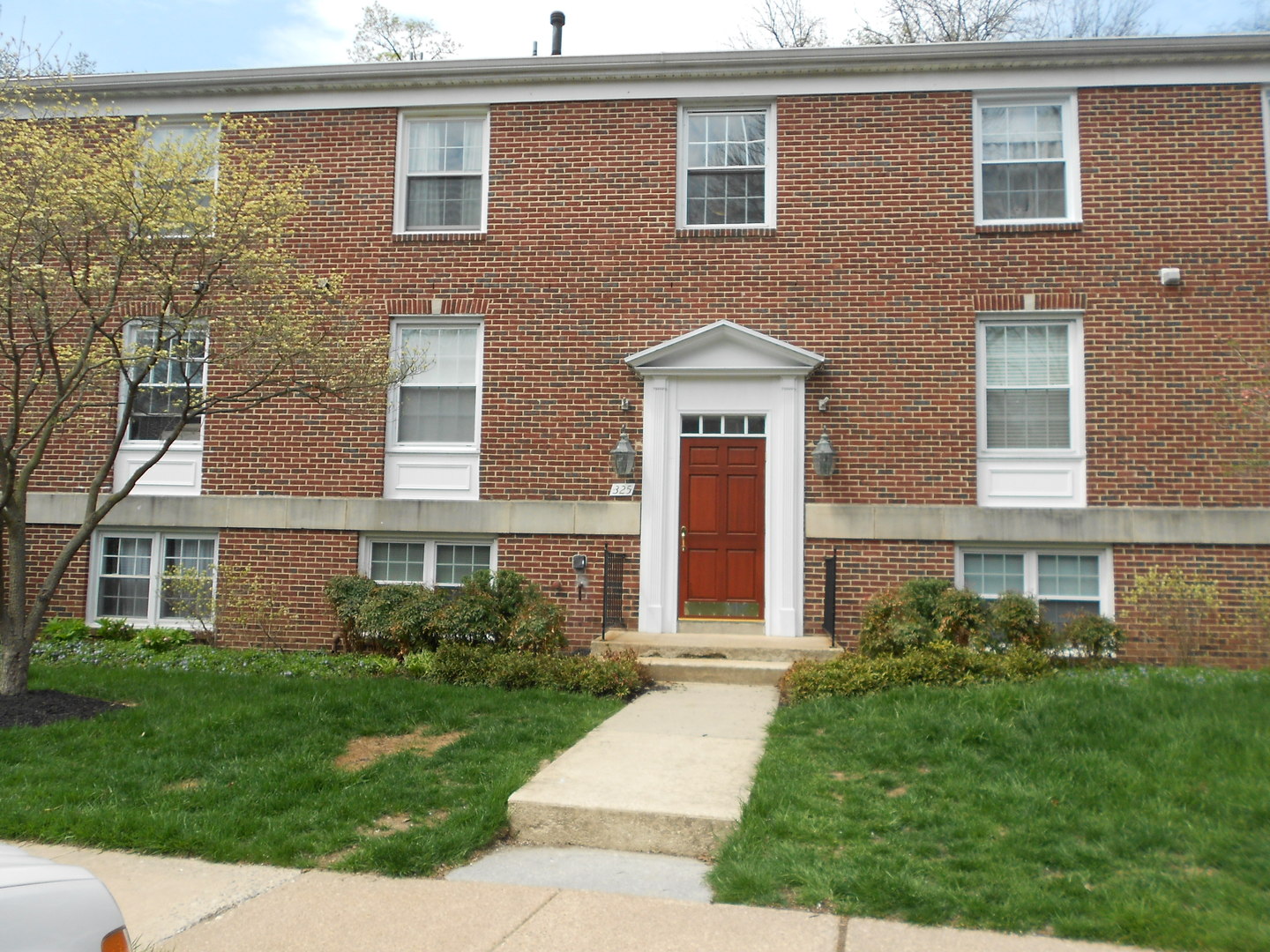 Baltimore House: 325 Homeland Southway,