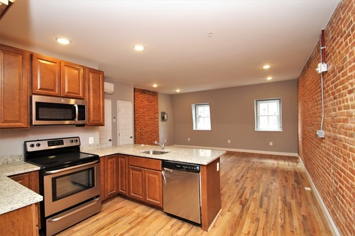 Studio Apartment – 1017 St. Paul St, - 4F, Baltimore, MD 21202