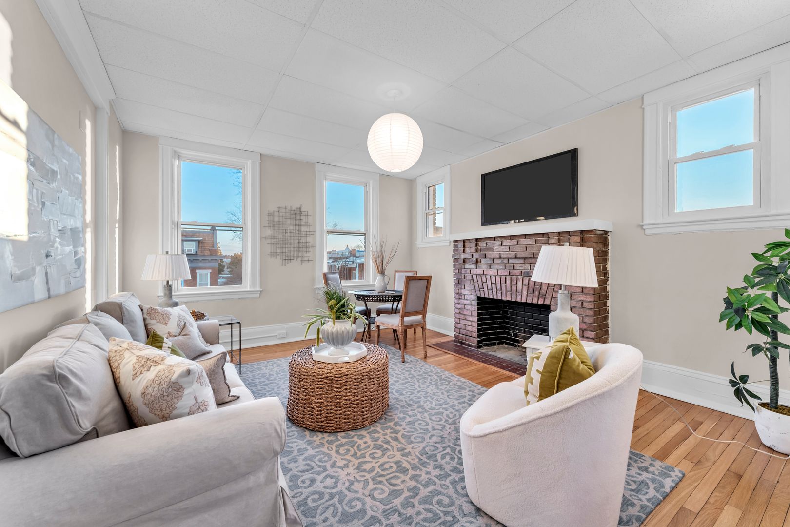 Baltimore Apartment: 300 E. 30th St