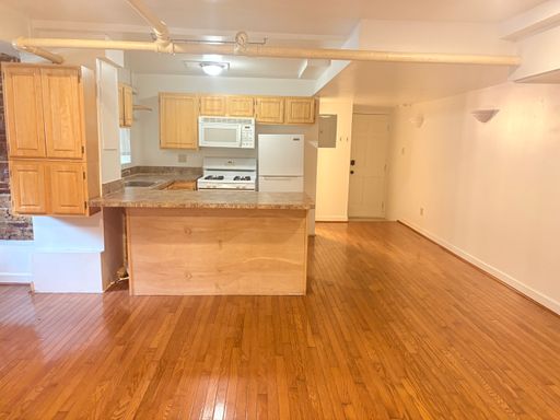 Unique and Convenient 1bd/1ba Charles Village Apt with CAC, DW and more! Available now – photo 1