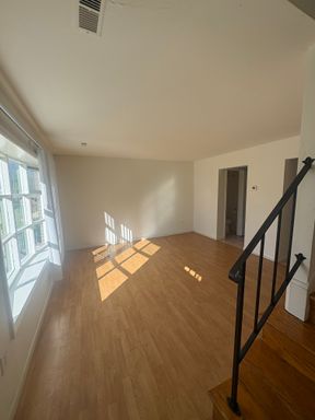 Very Nice 3bd/1.5ba EOG Walther Townhome with AC, W/D and more! Available now – photo 1