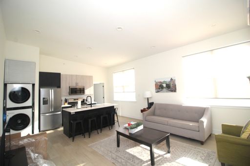 Spacious and Lovely Canton 2bd/2ba with CAC, W/D and more! Available now – photo 1