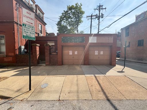 Mt Vernon Garage Space on the 100 block of E Chase. Available now