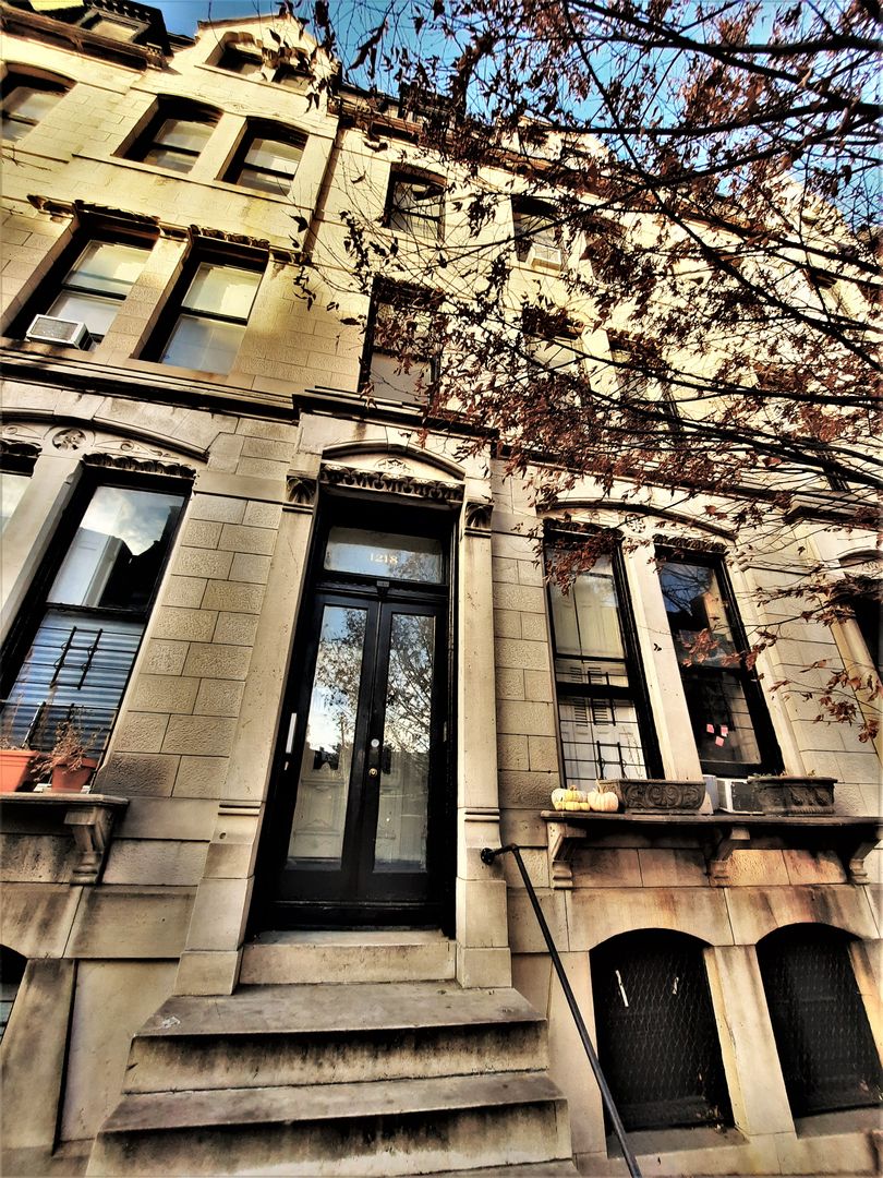 Baltimore Apartment: 1218 St. Paul St