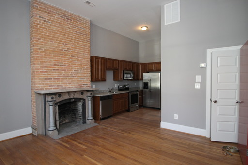 Lovely & Renovated 1bd/1ba Bolton Hill apt w/ W/D in unit & A/C! Available 9/14 – photo 1