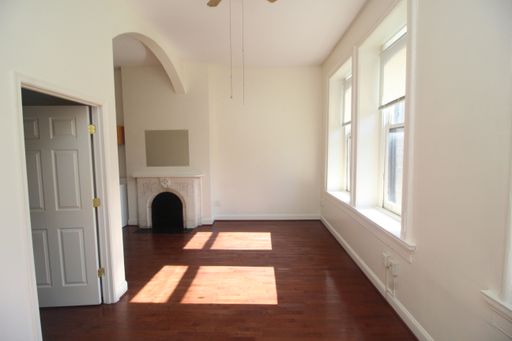 Gorgeous 1bd/1ba in Mt Vernon w/ A/C & W/D in bldg! Available 10/15 – photo 1