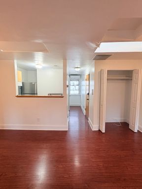 Studio 1 Bath Apartment at 112 E. Preston St - 112 Apt. 4, Baltimore, MD – photo 1