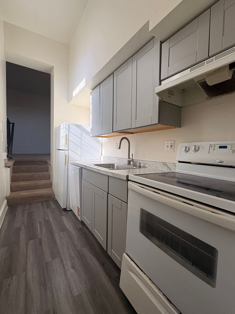 Baltimore Apartment: 717-721 St Paul St